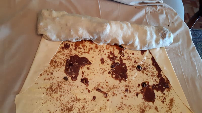 Apfelstrudel (Apple Strudel)